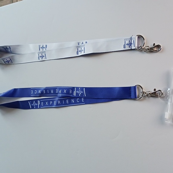 Universal VIP experience lanyard set of 2 - Picture 2 of 3